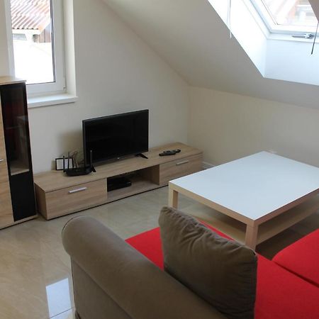 Apartmany Pri Auparku Пиещани Екстериор снимка