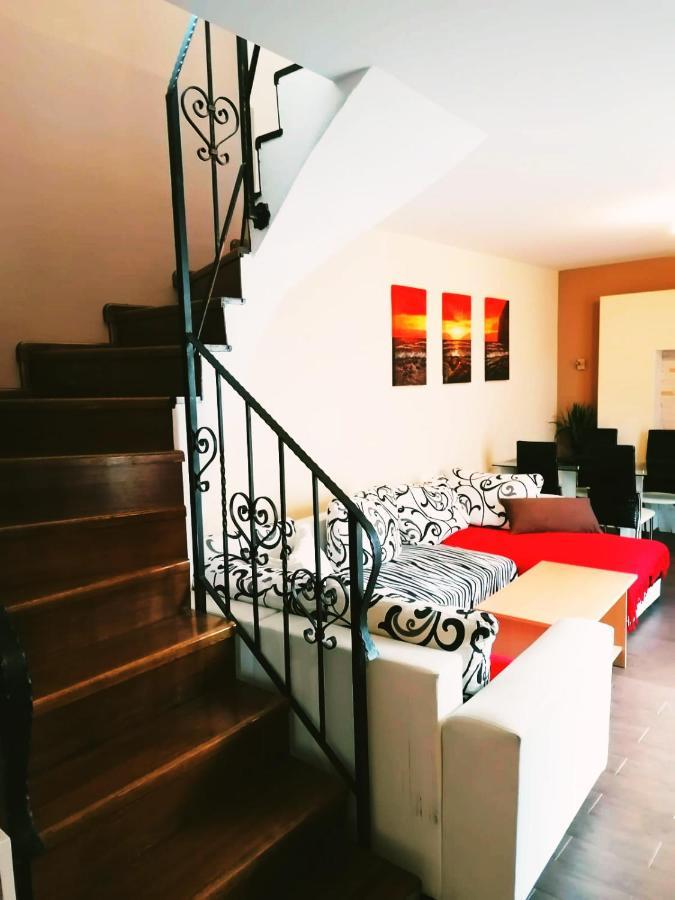 Apartmany Pri Auparku Пиещани Екстериор снимка