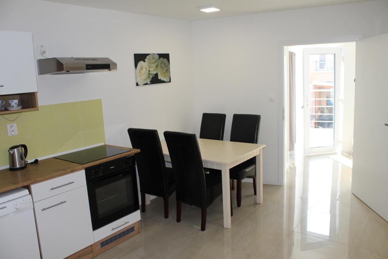 Apartmany Pri Auparku Пиещани Екстериор снимка