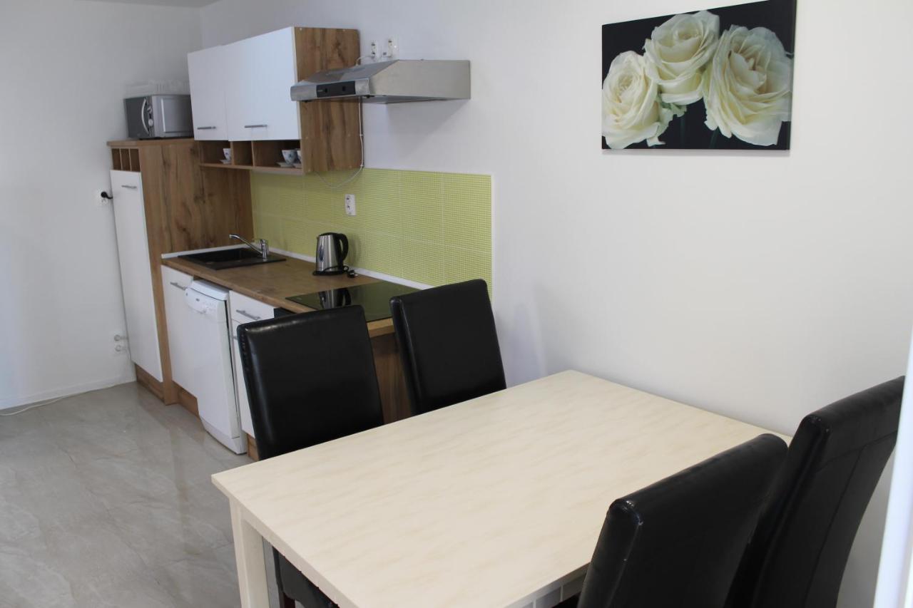 Apartmany Pri Auparku Пиещани Екстериор снимка