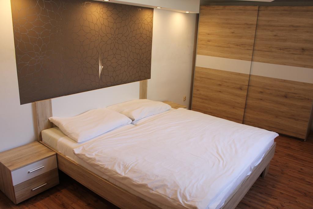 Apartmany Pri Auparku Пиещани Екстериор снимка